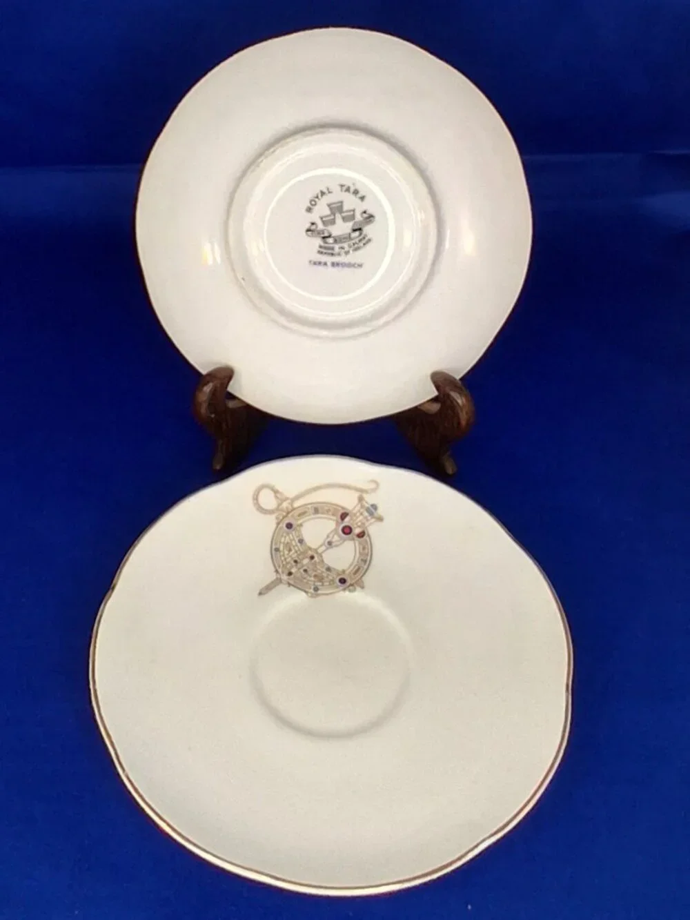 Royal Tara Fine Bone China 6 Pc Set/4 Teacups 2 Saucers Celtic Tara Brooch Eire